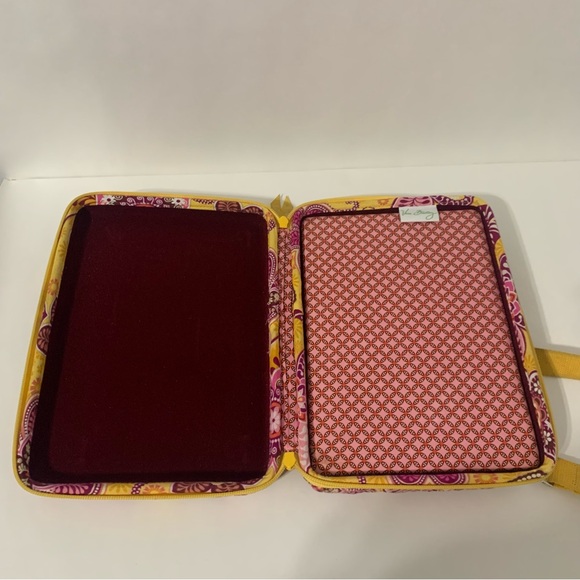 VERA BRADLEY Laptop Tablet HardCover CASE CROSSBODY YELLOW MULTI PAISLEY Book - Picture 3 of 3